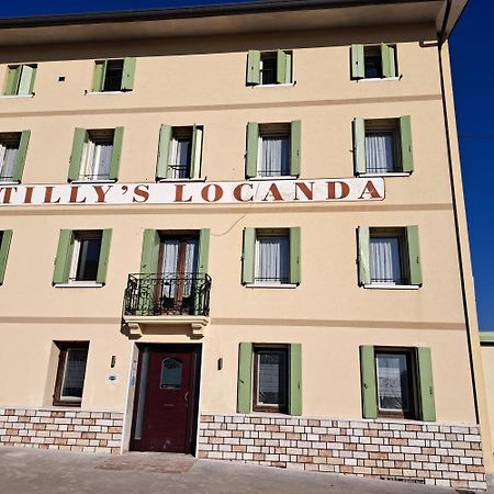 Tilly'S Locanda Борсо-дель-Граппа Екстер'єр фото